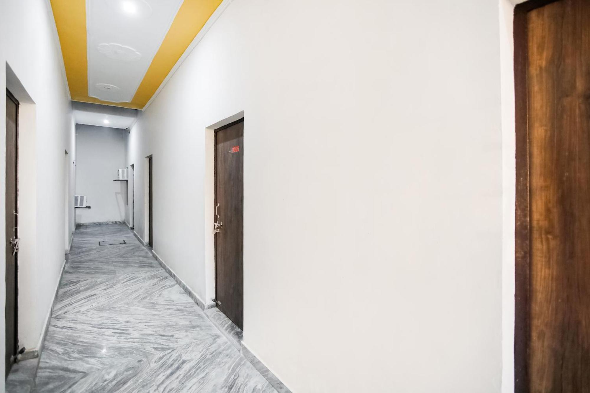 Hotel O Dollar Faridabad Buitenkant foto